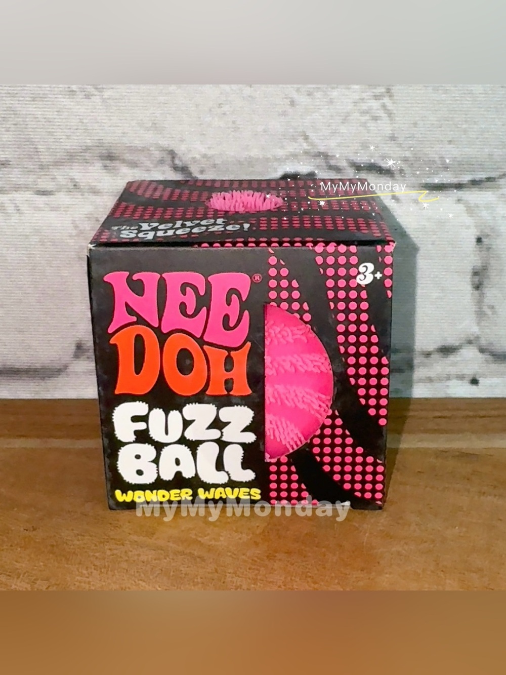 NeeDoh Fuzz Ball Pink